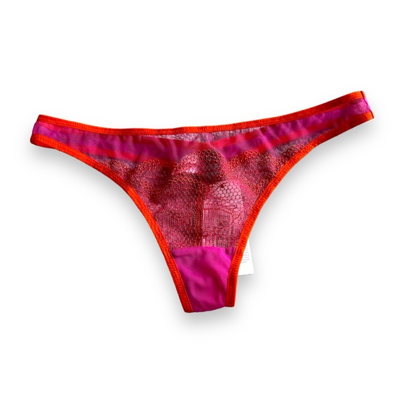 NWT La Perla Studio Pink Camelia Bra and Thong Set Size 36B/Medium - Picture 9 of 16